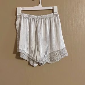 XL “bloomers” shorts